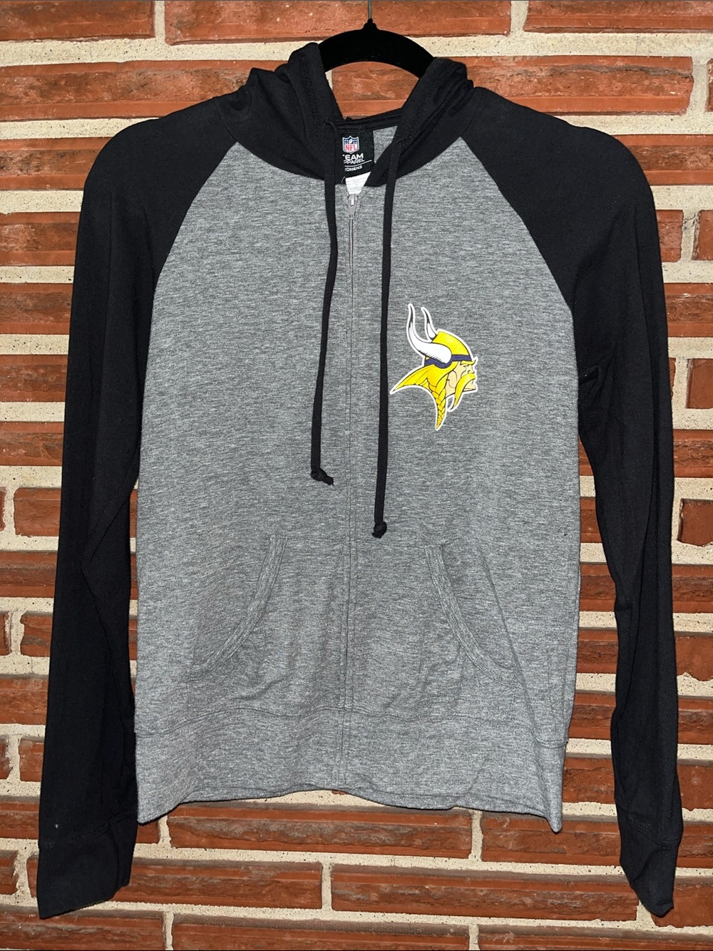 Women’s NFL Team Gray and Black Zip Hoodie Sweatshirt medium